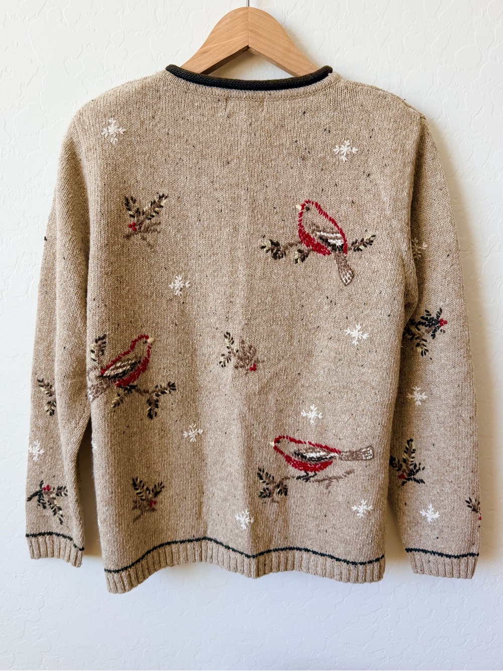 Classic Beige Bird-Embroidered Women's Cardigan Sweater - Picture 2 of 5